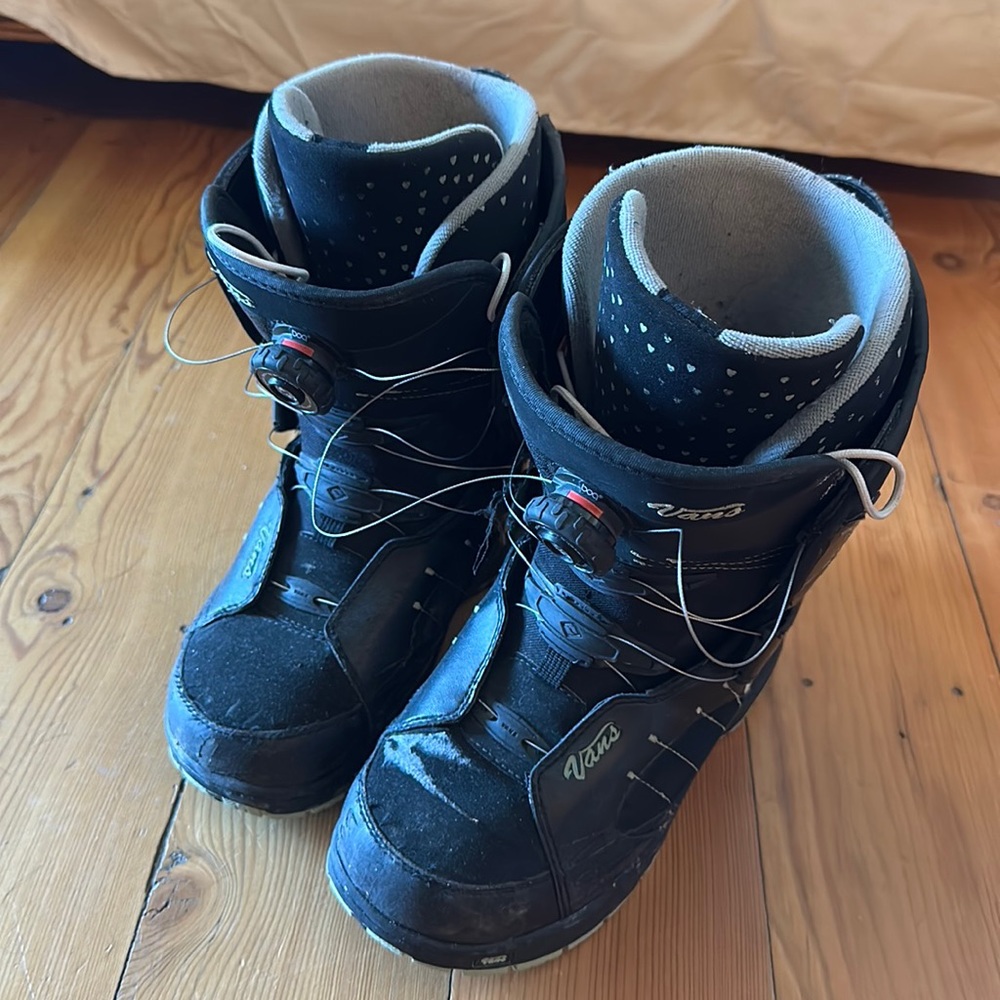 Vans snowboard boots